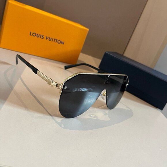 Louis Vuitton Gold Metal Frame Black Sunglasses - Picture 4 of 7